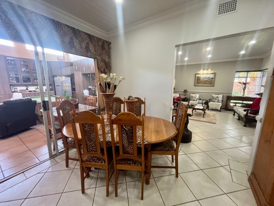 3 Bedroom Property for Sale in Flamwood North West